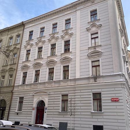 Apartment Jana Masaryka Prag Exteriör bild