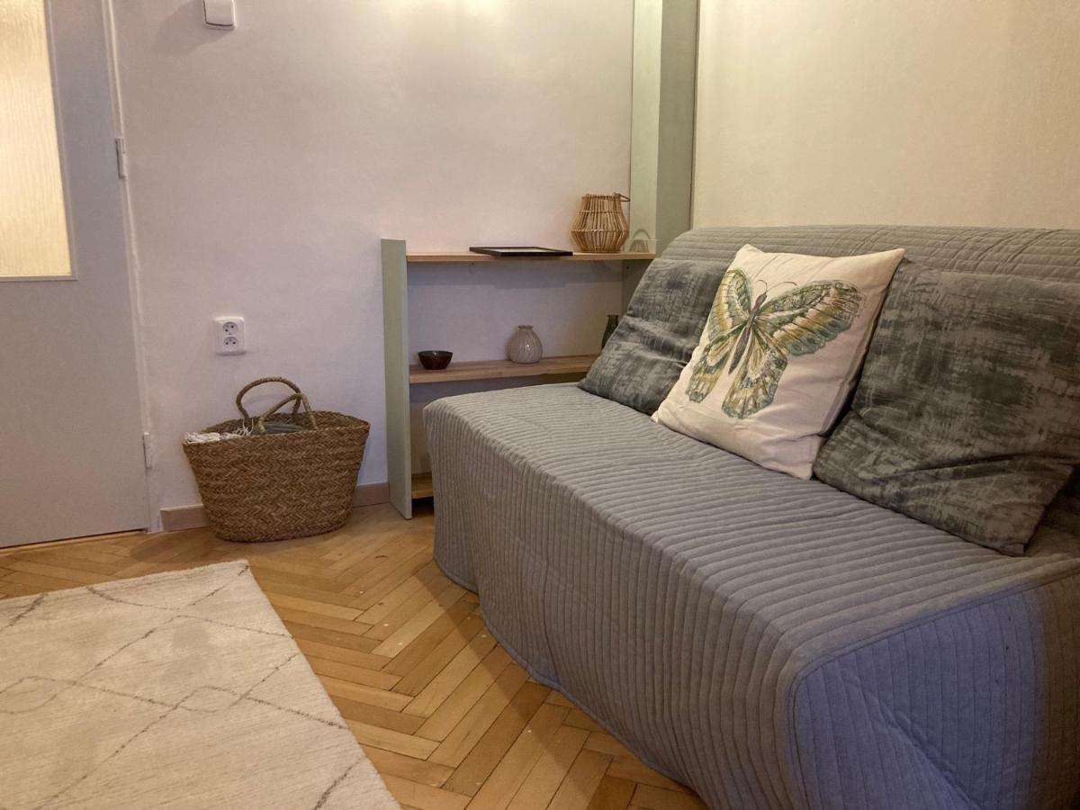Apartment Jana Masaryka Prag Exteriör bild