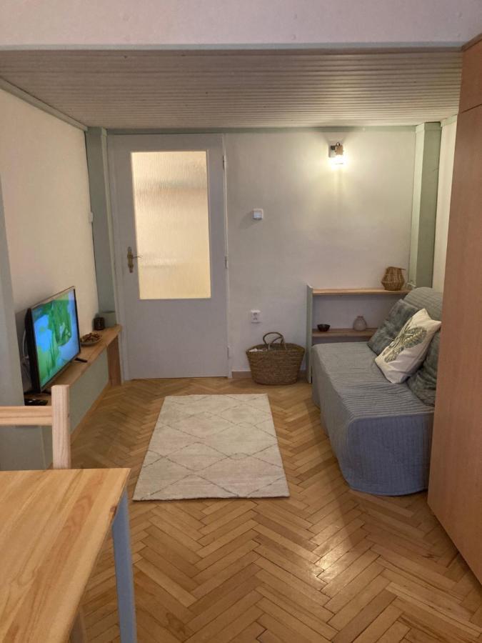 Apartment Jana Masaryka Prag Exteriör bild