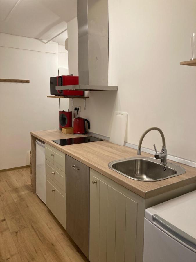 Apartment Jana Masaryka Prag Exteriör bild